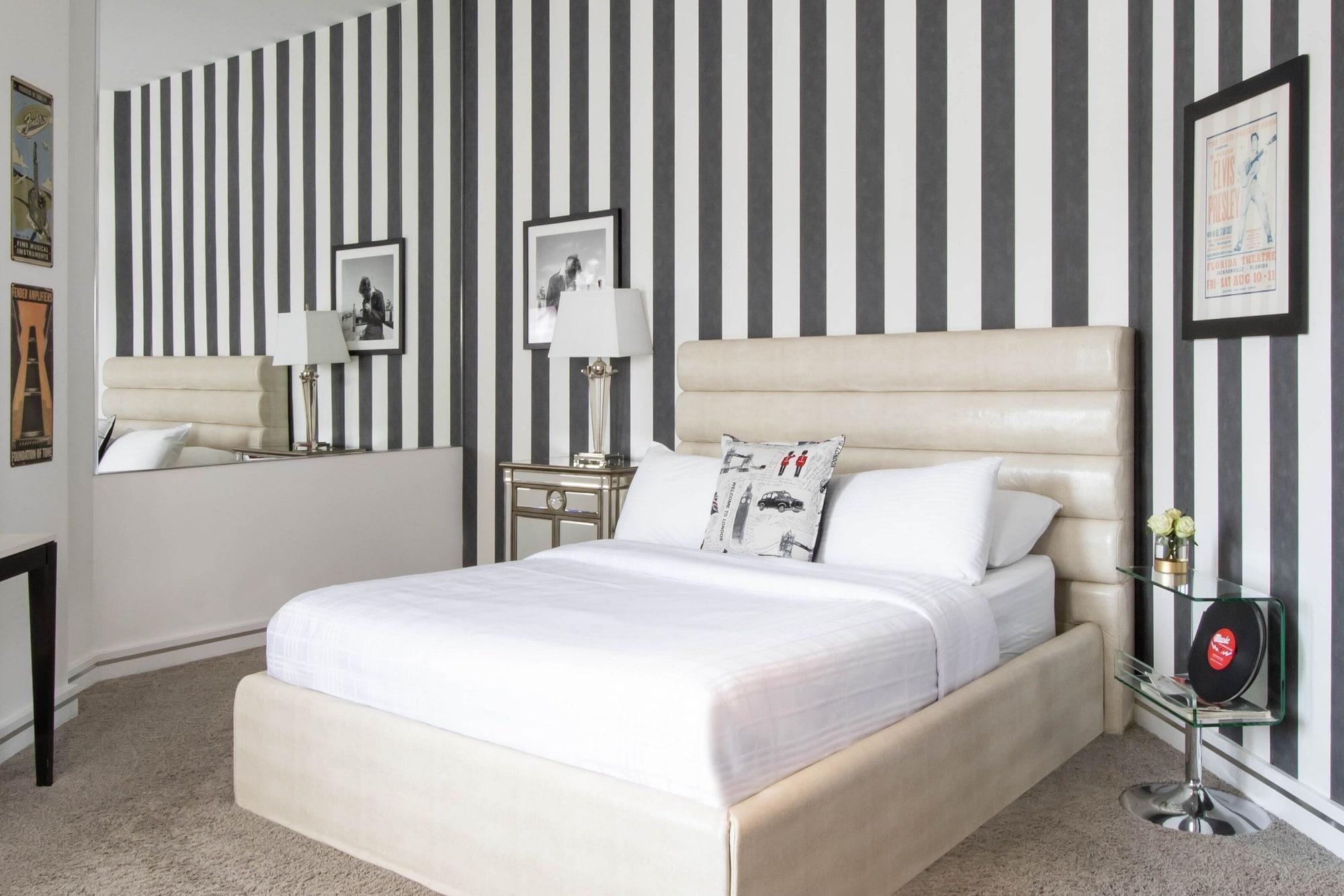 Retro Suites Hotel Chatham-Kent Esterno foto